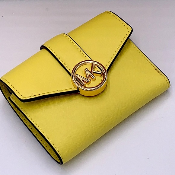 NWT MICHAEL KORS CARMEN MEDIUM FLAP BIFOLD WALLET SUNSHINE COLOR - Picture 4 of 13